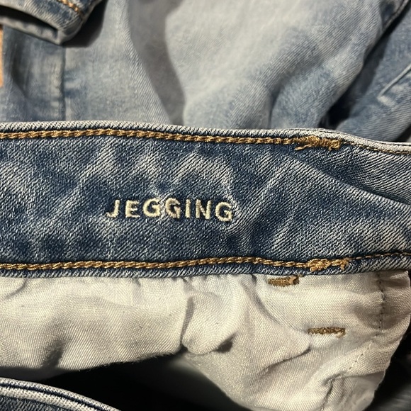 American Eagle Jeans - Picture 5 of 6